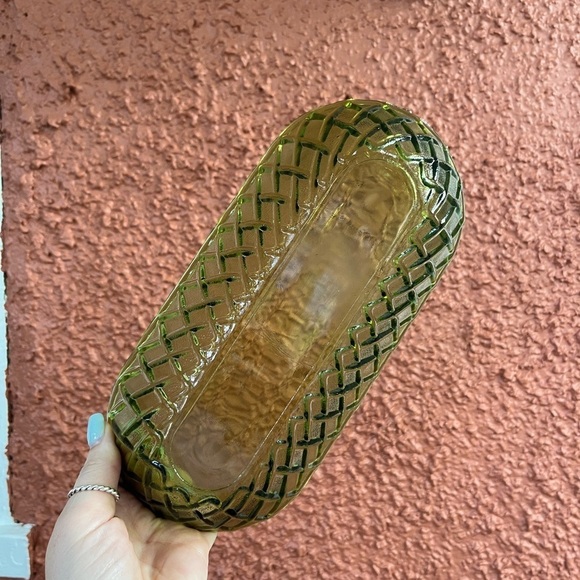 Vintage Avocado Green Rectangle Dish by Indiana Glass Basket Weave Pattern - Picture 8 of 8